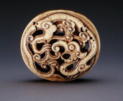 Netsuke في شكل غطاء صندوق (hako) c.1870 (انظر 195499 للحصول على القاعدة) بواسطة أوزاكي كوكوساي